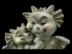 Gartenfigur - Drachen Knuddeln -Modell Und Figurengeschäft 2D FS21972 Gartenfigur Drachenknuddeln 2 1280x1280