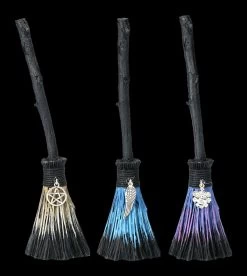 Hexenbesen 6er Set - Positive Energie -Modell Und Figurengeschäft 2D FS23188 Hexenbesen 6er Set Positive Energie 11 1280x1280