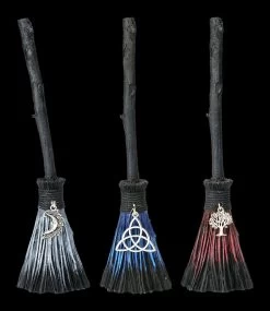 Hexenbesen 6er Set - Positive Energie -Modell Und Figurengeschäft 2D FS23188 Hexenbesen 6er Set Positive Energie 12 1280x1280