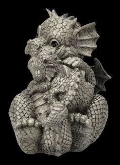 Gartenfigur - Drachen Baby Liegt Auf Mamas Bauch -Modell Und Figurengeschäft 2D FS24287 Gartenfigur Drachen Baby liegend auf Mamas Bauch 2 1280x1280
