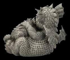 Gartenfigur - Drachen Baby Liegt Auf Mamas Bauch -Modell Und Figurengeschäft 2D FS24287 Gartenfigur Drachen Baby liegend auf Mamas Bauch 3 1280x1280