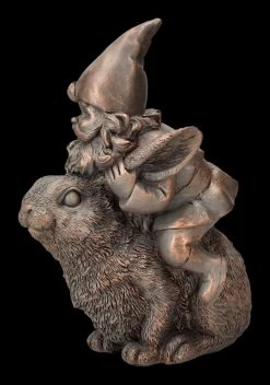 Gartenzwerg Figur Reitet Auf Hase -Modell Und Figurengeschäft 2D FS24447 Gartenzwerg Figur reitet auf Hase 3 1280x1280
