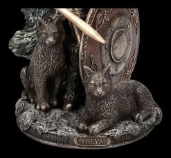 Freya Figur - Germanische Göttin Als Schildmaid -Modell Und Figurengeschäft 2D FS24831 Freya Figur Germanische Gottin als Schildmaid 2 1280x1280