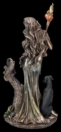 Hekate Figur Mit Fackel, Hund Und Rabe 12 Hekate Figur Mit Fackel, Hund Und Rabe -Modell Und Figurengeschäft 2D FS25094 Hekate Figur mit Fackel Hund und Rabe 4 1280x1280