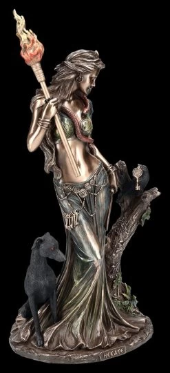 Hekate Figur Mit Fackel, Hund Und Rabe 10 Hekate Figur Mit Fackel, Hund Und Rabe -Modell Und Figurengeschäft 2D FS25094 Hekate Figur mit Fackel Hund und Rabe 6 1280x1280