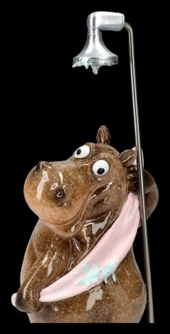 Lustige Nilpferd Figur Beim Duschen -Modell Und Figurengeschäft 2D FS25929 Lustige Nilpferd Figur beim Duschen 2 1280x1280