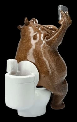 Lustige Nilpferd Figur - Selfie Am Klo -Modell Und Figurengeschäft 2D FS25930 Lustige Nilpferd Figur Selfie am Klo 8 1280x1280