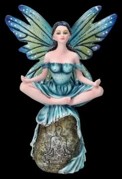 Elfen Figur Meditiert Auf Stein