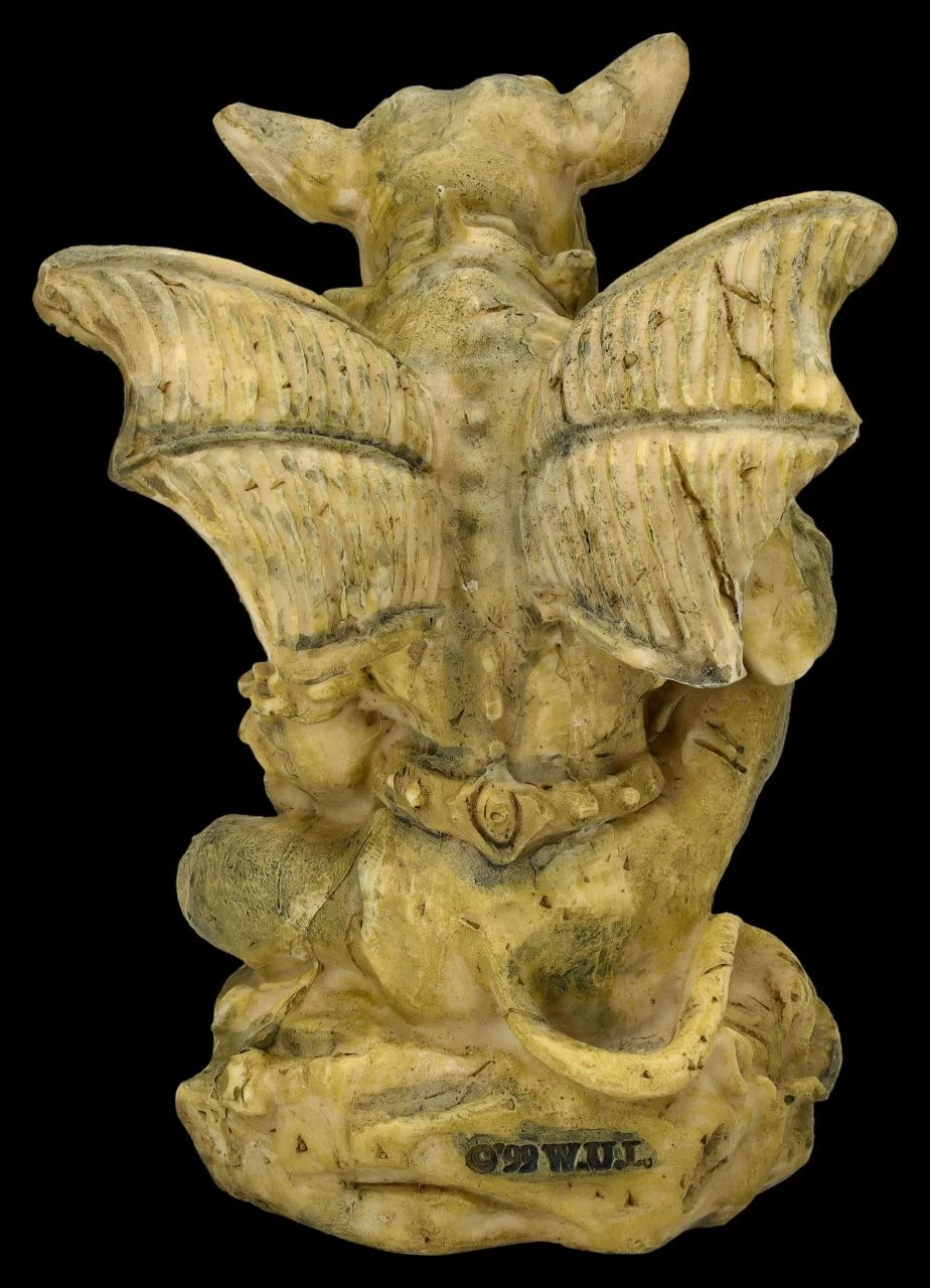 Gargoyle Figur In Ketten 5 Gargoyle Figur In Ketten – Bild 5