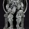 Gargoyle Figur Auf Thron