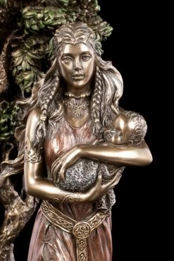 Danu Figur - Keltische Göttin Mit Baby -Modell Und Figurengeschäft Danu Figur Keltische Goettin Mit Baby 7 1280x1280