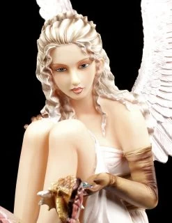 Engel Figur - Nienna Mit Drache Auf Autoreifen -Modell Und Figurengeschäft Engel Autoreifen Drache 5580f53a53423f 1280x1280