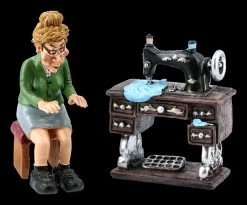 Funny Jobs Figur - Schneiderin An Nähmaschine 11 Funny Jobs Figur - Schneiderin An Nähmaschine -Modell Und Figurengeschäft FS20485 Funny Jobs Figur Schneiderin an Naehmaschine 10 1280x1280