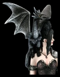 Hexen Figur - Bella Maestra By Nene Thomas -Modell Und Figurengeschäft FS21113 Hexen Figur Bella Maestra mit Wolf 11 1280x1280