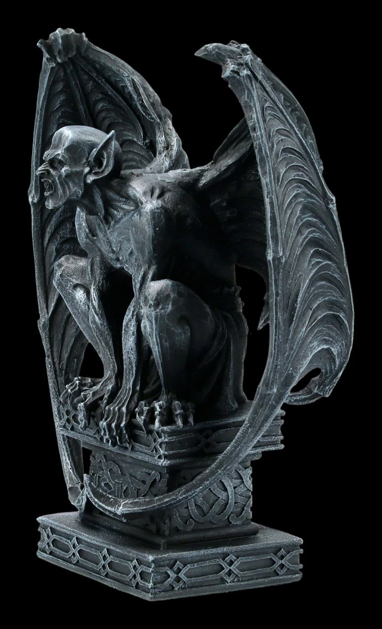 Gargoyle Figur Mit Schwingen Auf Sockel 3 Gargoyle Figur Mit Schwingen Auf Sockel – Bild 3