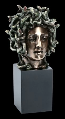Medusa's Kopf Auf Monolith