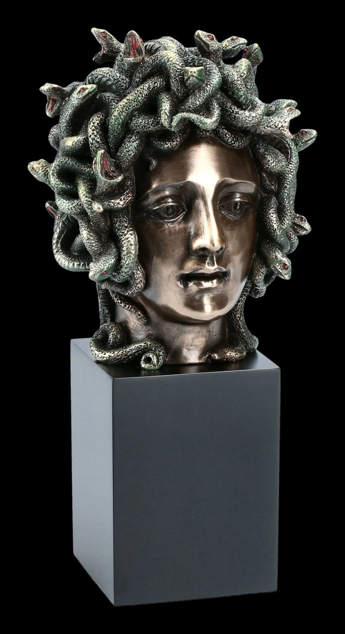 Medusa's Kopf Auf Monolith 1 Medusa's Kopf Auf Monolith
