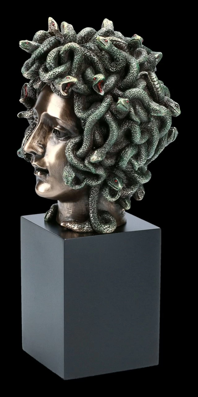 Medusa's Kopf Auf Monolith 5 Medusa's Kopf Auf Monolith – Bild 5