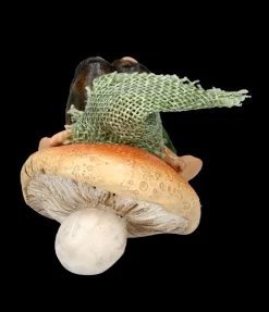 Pixie Kobold Figur - Schlafend Mit Pilz-Kissen -Modell Und Figurengeschäft FS26435 Pixie Kobold Figur Schlafend mit Pilz Kissen 8 1280x1280