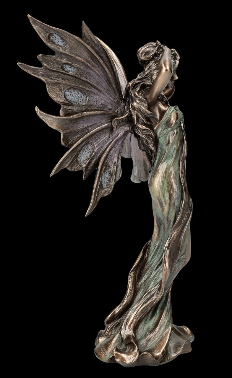 Elfen Figur Streicht Sich Durchs Haar 6 Elfen Figur Streicht Sich Durchs Haar – Bild 6