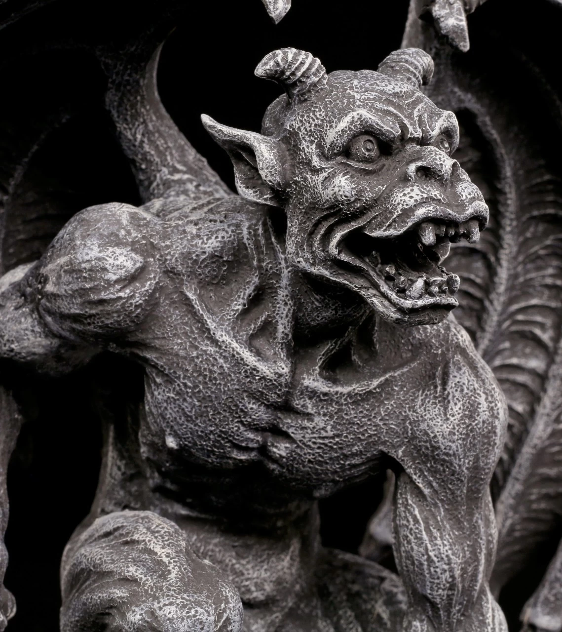 Gargoyle Mit Hörnern 5 Gargoyle Mit Hörnern – Bild 5