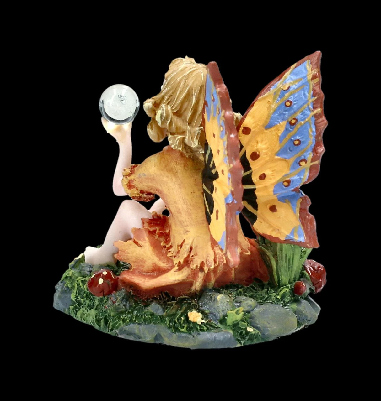 Kleine Elfen Figur Sitzt In Blumenwiese 6 Kleine Elfen Figur Sitzt In Blumenwiese – Bild 6