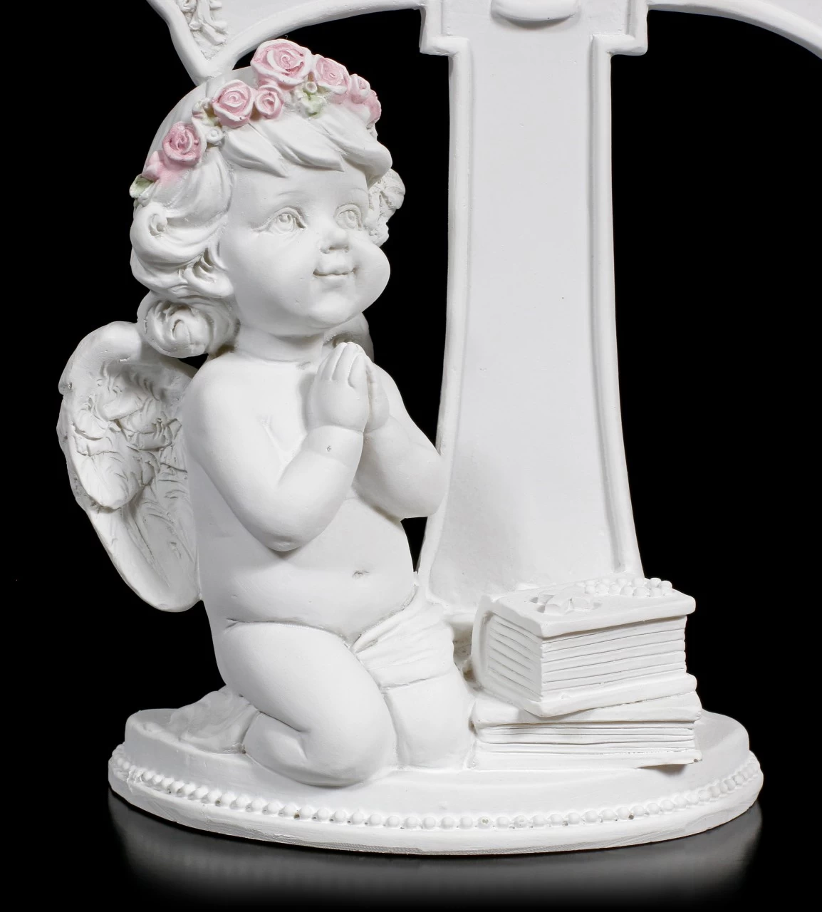 Weiße Cherub Figur Vor Kreuz Betend 6 Weiße Cherub Figur Vor Kreuz Betend – Bild 6